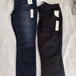 Brand New- 2 Pair of Signature Levi Strauss Mid-Rise Jeans. Size 16.  