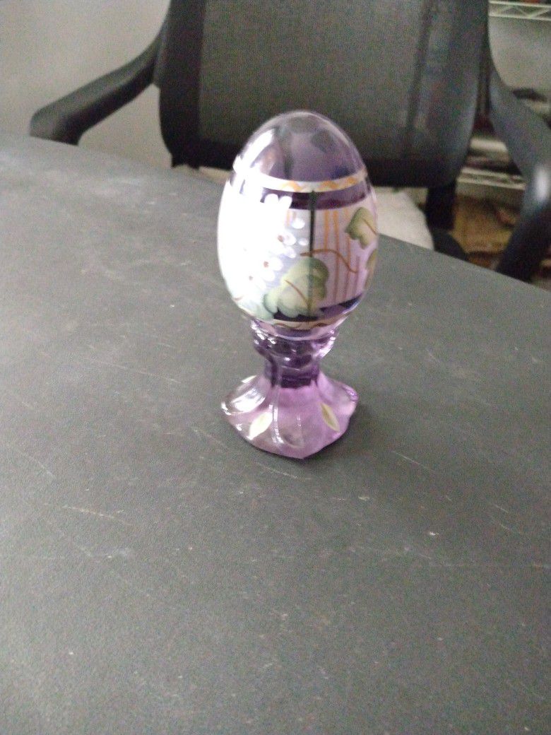 Fenton Glass Egg 
