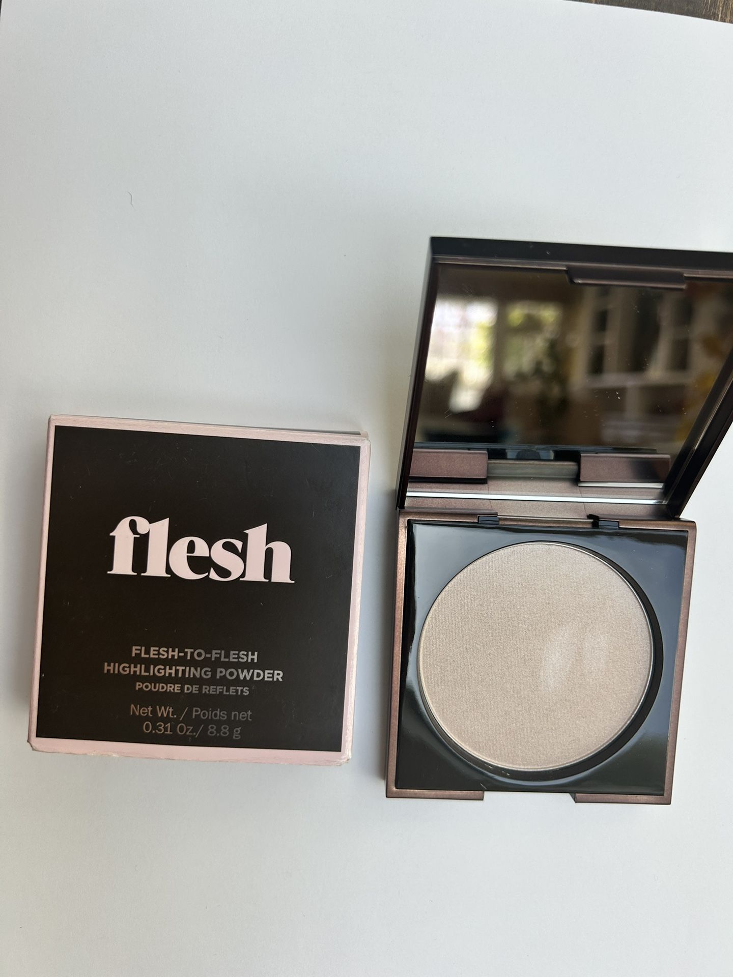 Flesh Highlighting Powder “Jump” 310 – Full Size – New in Box - Champagne Gold Glow – 0.31 oz