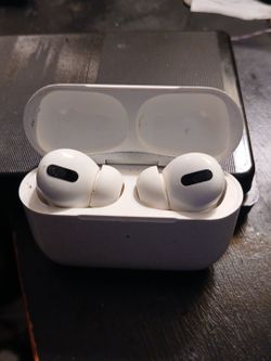 Apple gen 1 ear buds has the charder cord