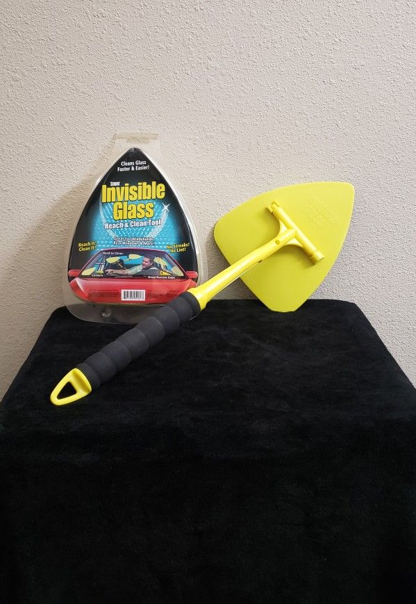 NIB Invisible Glass Reach and Clean Tool + 3 Reversible Bonnets