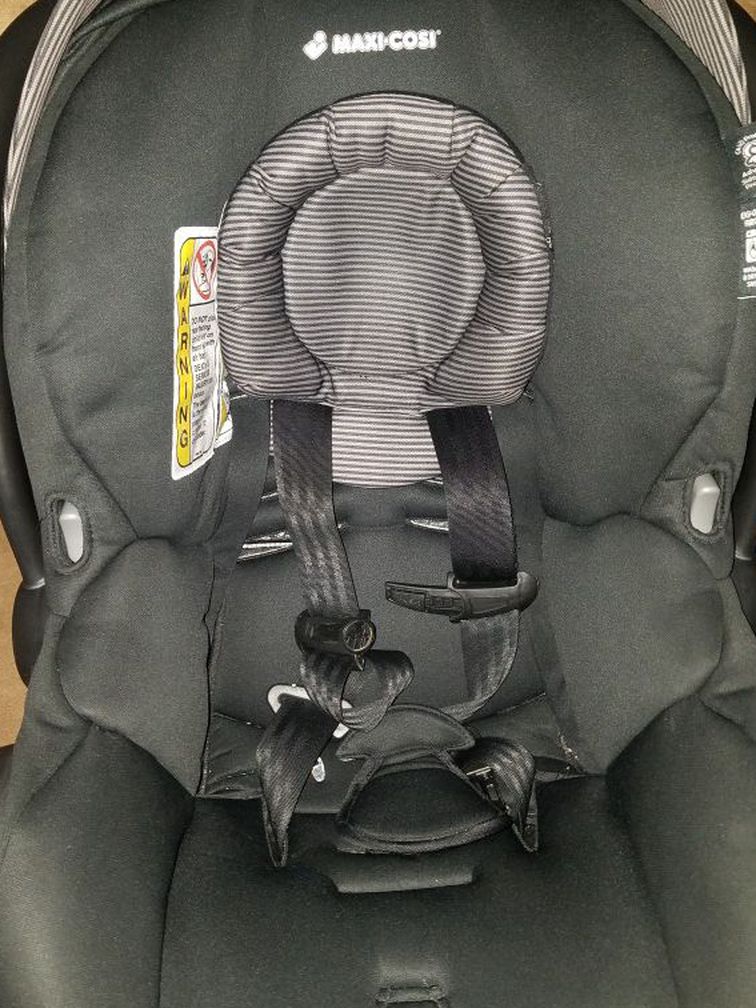 Maxi- Cosi baby car seat