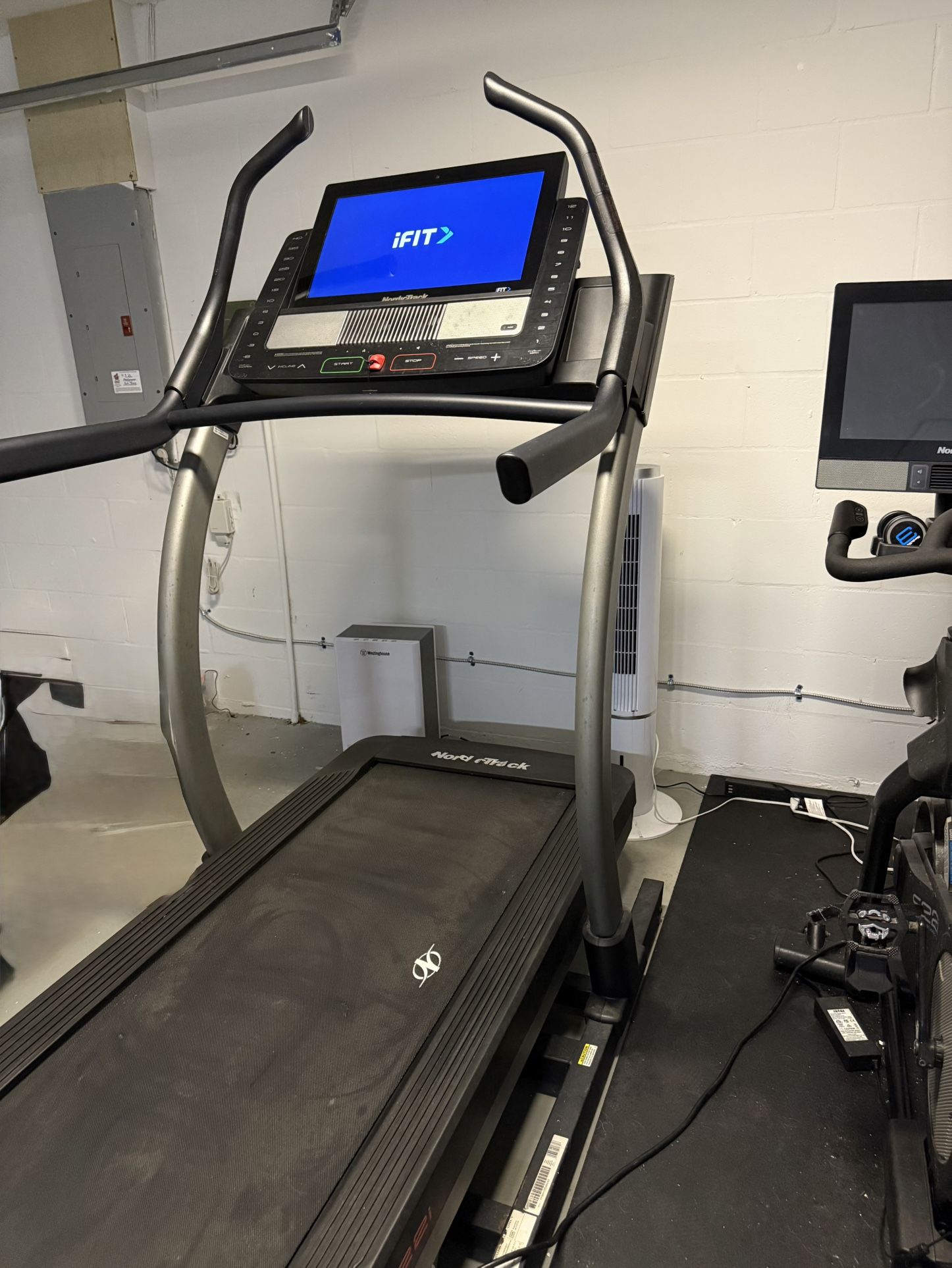 Nordic track Commercial X22i Treadmill
