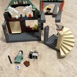 LEGO Harry Potter Professor Lupin's Classroom 4752 In 2004 Retired- Incomplete