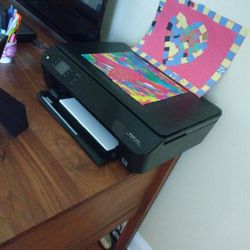 Has Ink/Copier/printer
