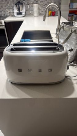 SMEG TOASTER