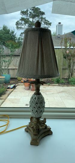 Lenox Quoizel China Pineapple Lamp