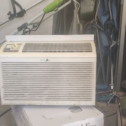 For Sale: Used Zenith 5000 BTU Window Air Conditioner – Model ZW5000