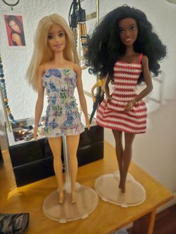 2 barbie dolls