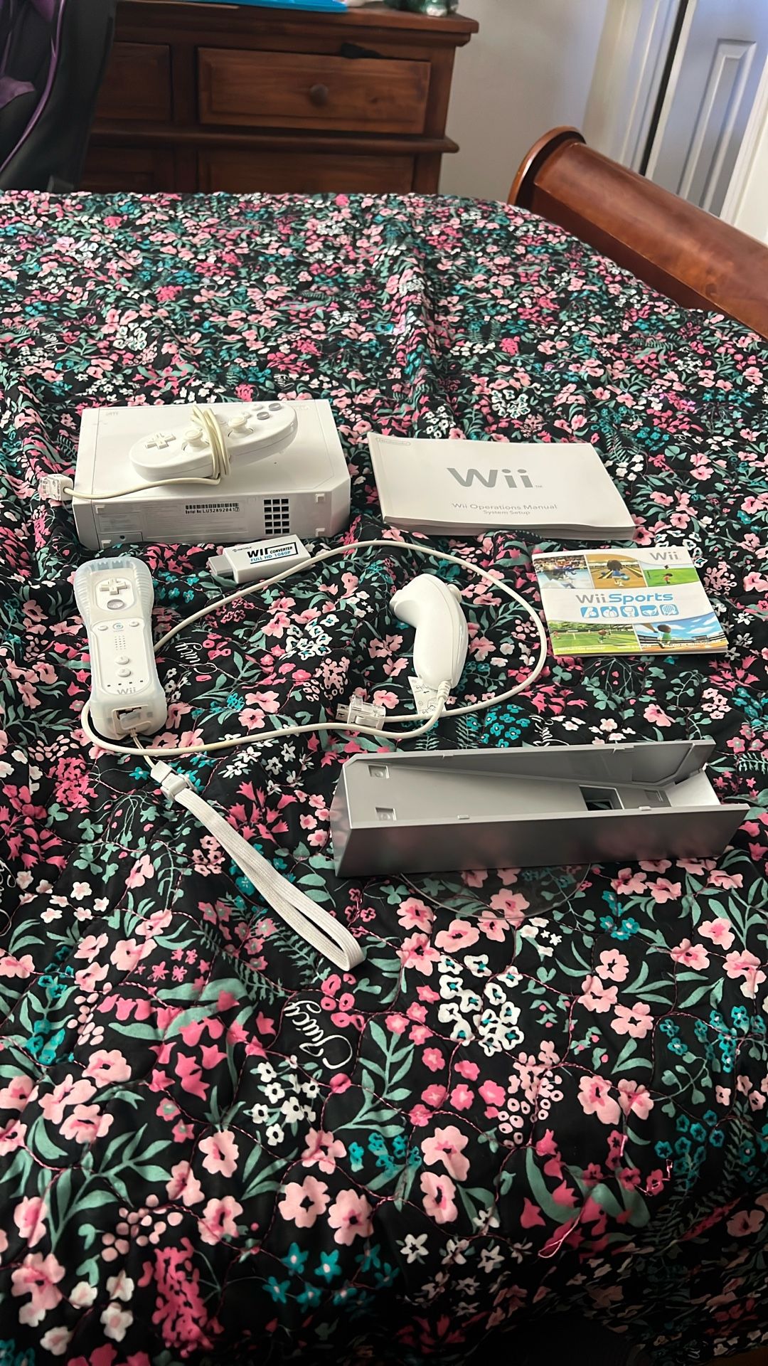 Nintendo Wii Bundle w/ 7 Games + HDMI Adapter 