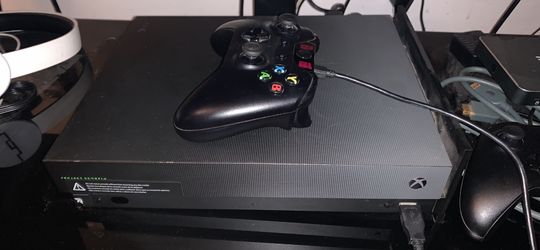 Xbox One X 1TB