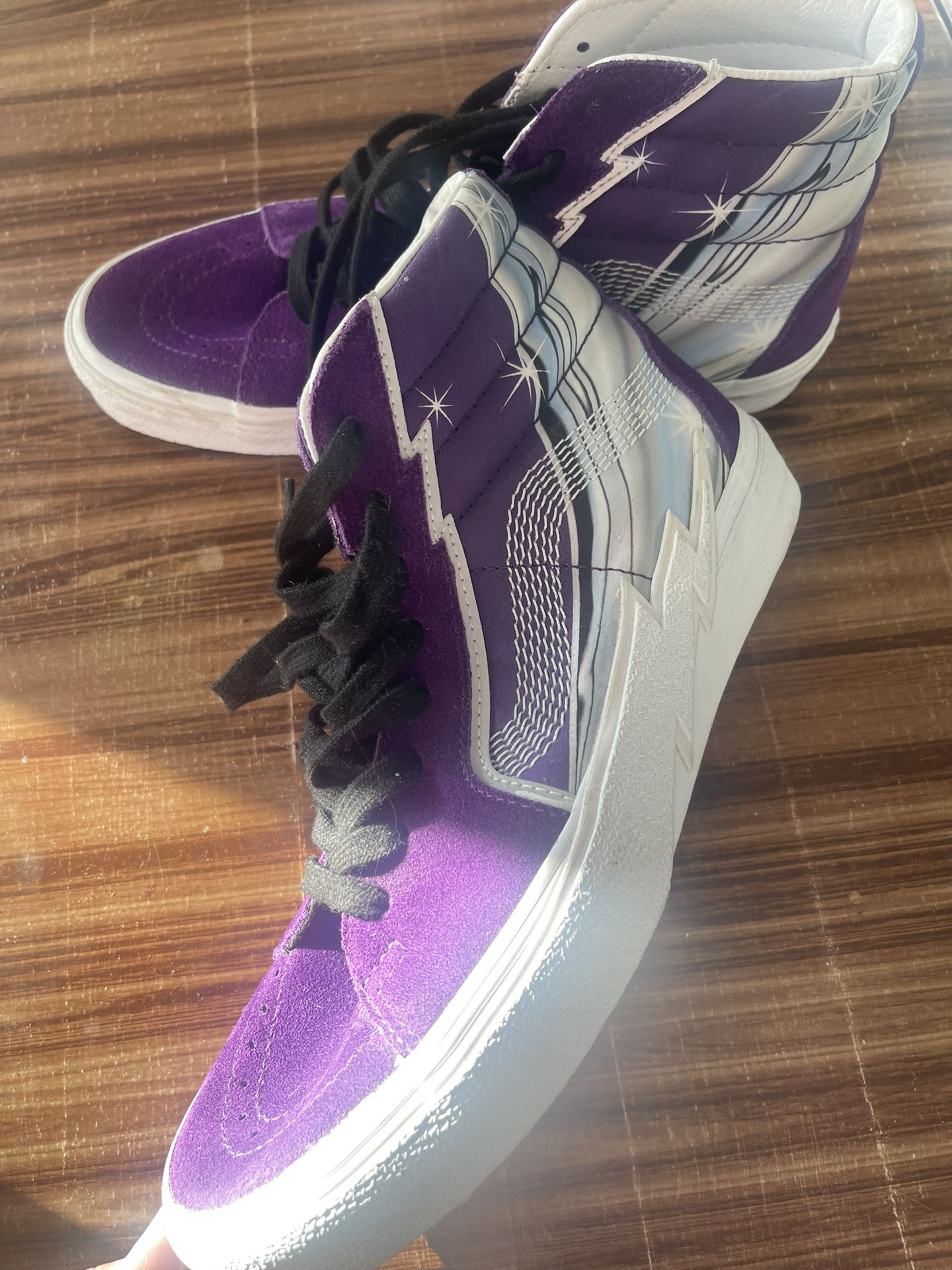 Vans (NEW Women Sz 9)