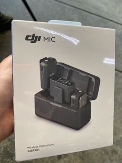 DJI Mic (2 TX + 1 RX + Charging Case), Wireless Lavalier Microphone