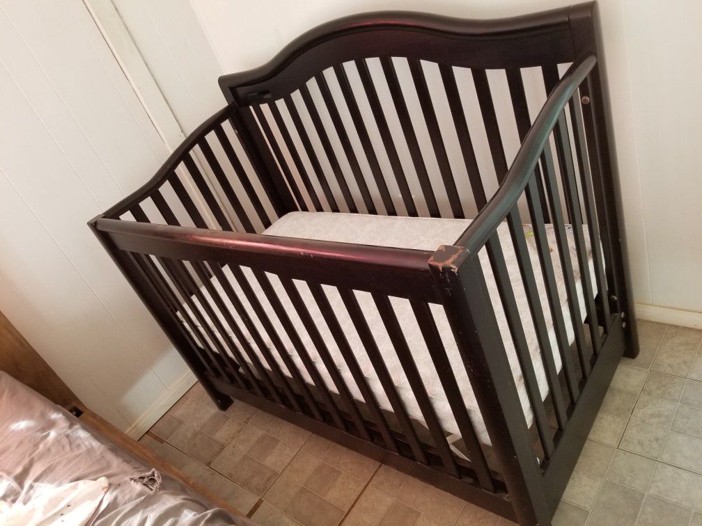 Baby Crib W/ Hardly used Mattress ..... LAST CALL!!