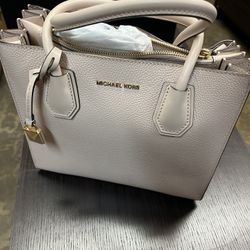 New Woman Accessories With Tags