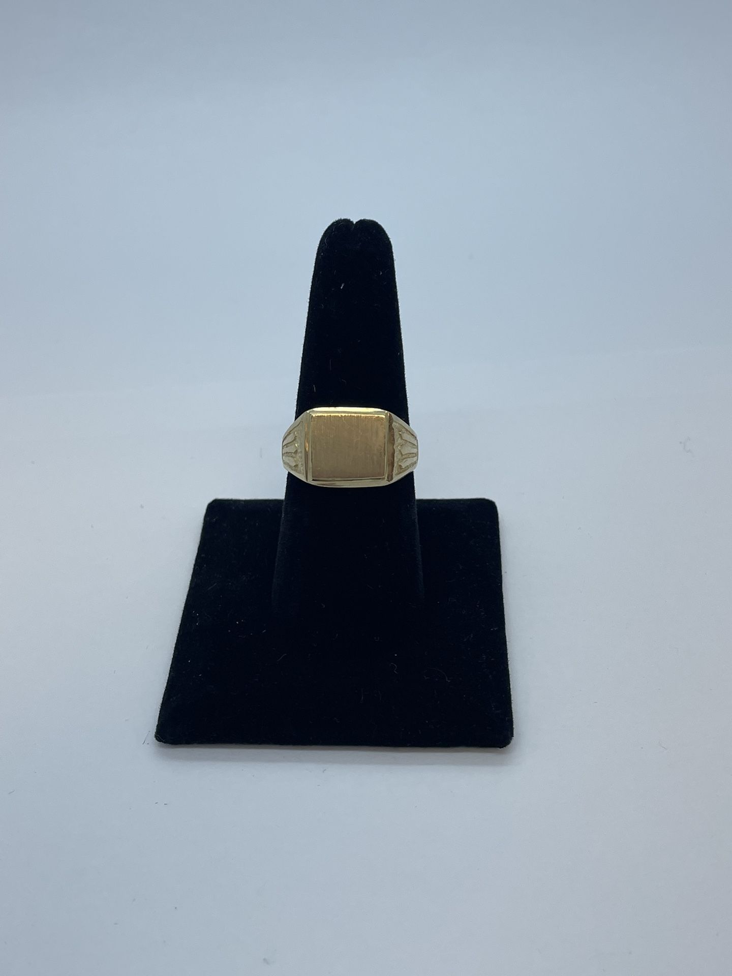 Gold Ring Stamp Style 14K Used
