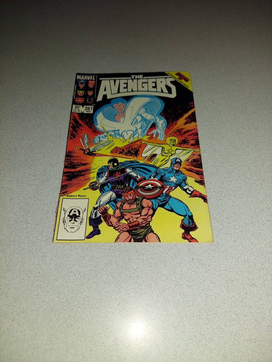 1985 THE AVENGERS #261 COMIC 