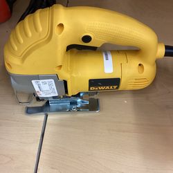 Dewalt VS Orbital Jigsaw