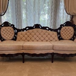 Luxury living room set- excellent condition