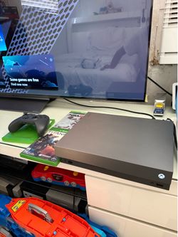 Xbox One x 1tb 3 games gold rush limited edition