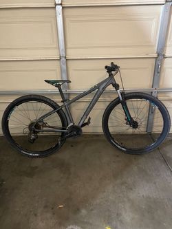 29 INCH 18 SPEED FUJI ALUMINUM MOUNTAIN BIKE