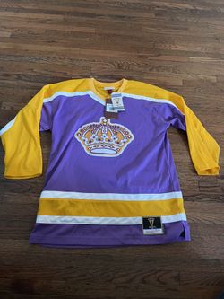 NWT Mitchell And Ness Vintage Kings Hockey Jersey Youth Large / X-Large