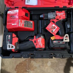 Milwaukee M18 FUEL 18V Lithium-lon Brushless Cordless Hammer Drill and Impact Driver Combo Kit (2- Tool) with 2 Batteries