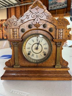 Antique Oak Gingerbread Mantel Clock – Mechanical Wind-Up – Circa 1900