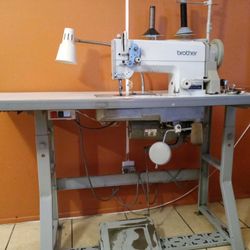 Upholstery sewing machine