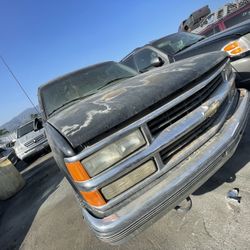 Parting Out 2000 Chevy Tahoe Parts