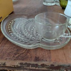 Vintage Glass Wear 4 Sets