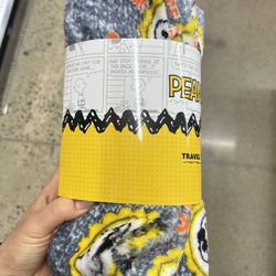 NWT Peanuts silk touch throw 
