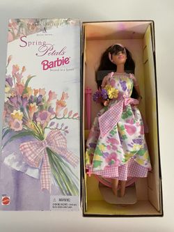 Spring Petals Avon Barbie missing shoes
