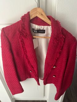 Beautiful pink Zara jacket, perfect for spring and winter. Great for parties, Christmas, birthdays, and special occasions. Size S Brand new.