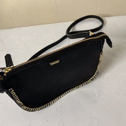 Authentic Giani Bernini Women's Black  Leather Bag.20$ 