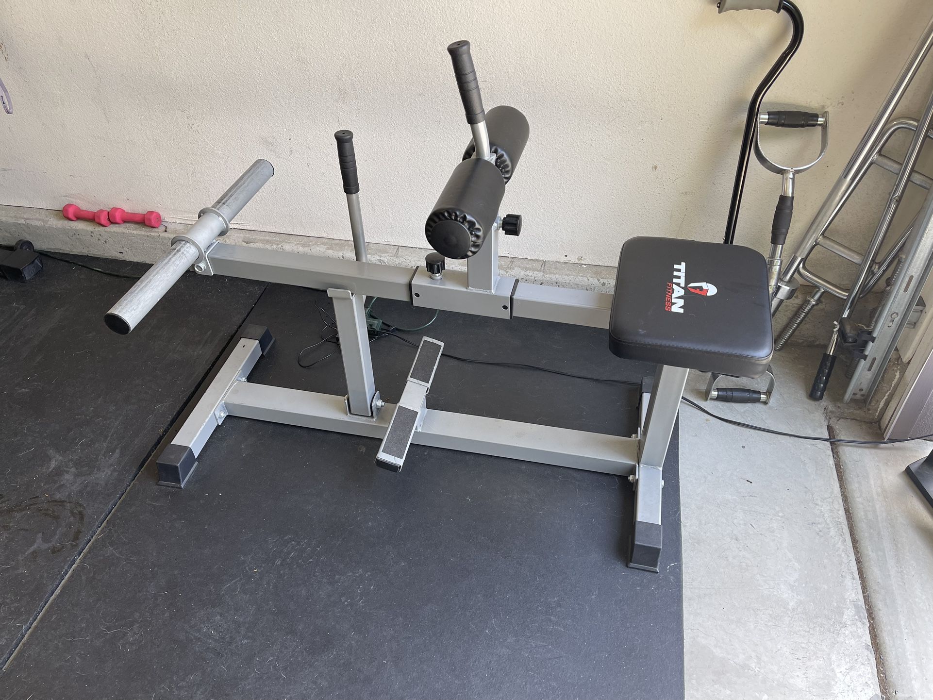 SEATED CALF RAISE MACHINE