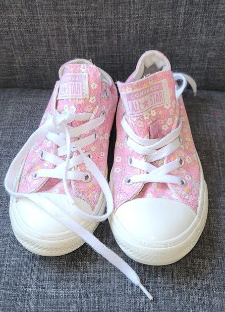 Converse Girls