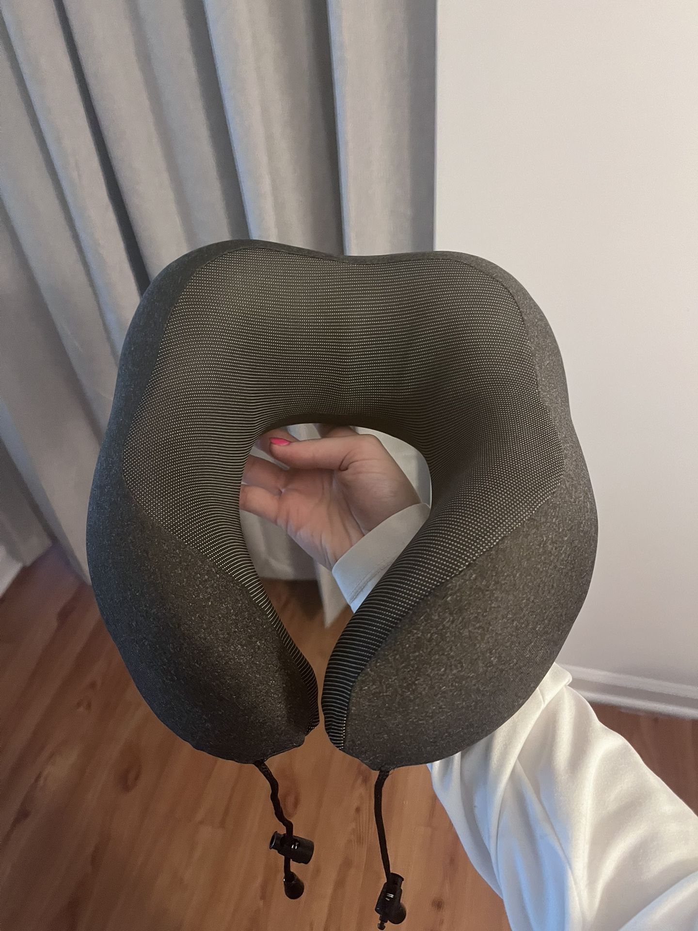 Travel neck pillow