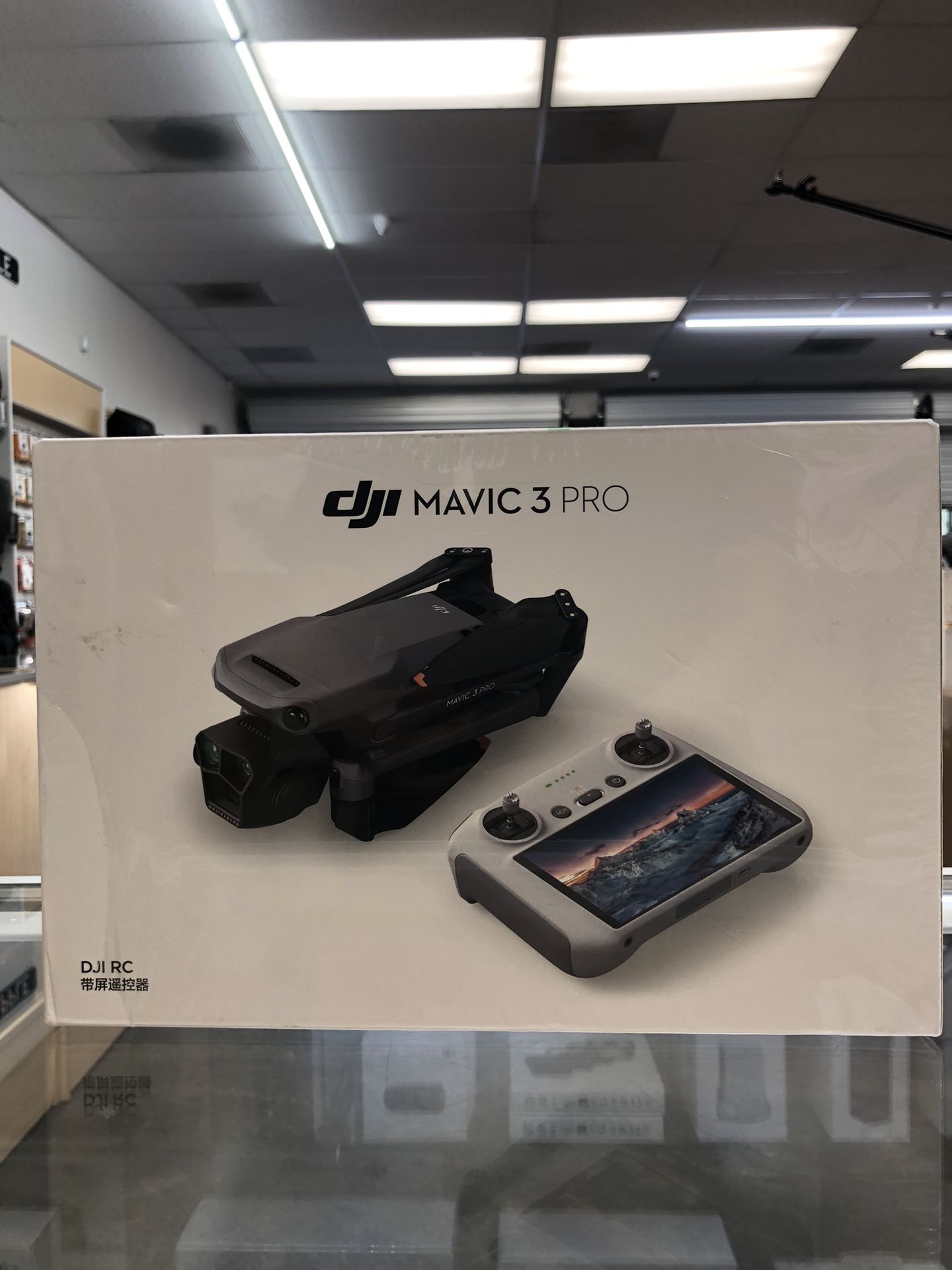 Dji Mavic 3 Pro W/ RC Remote