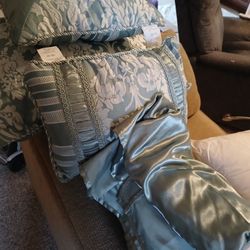 Queen Size Comeforter 