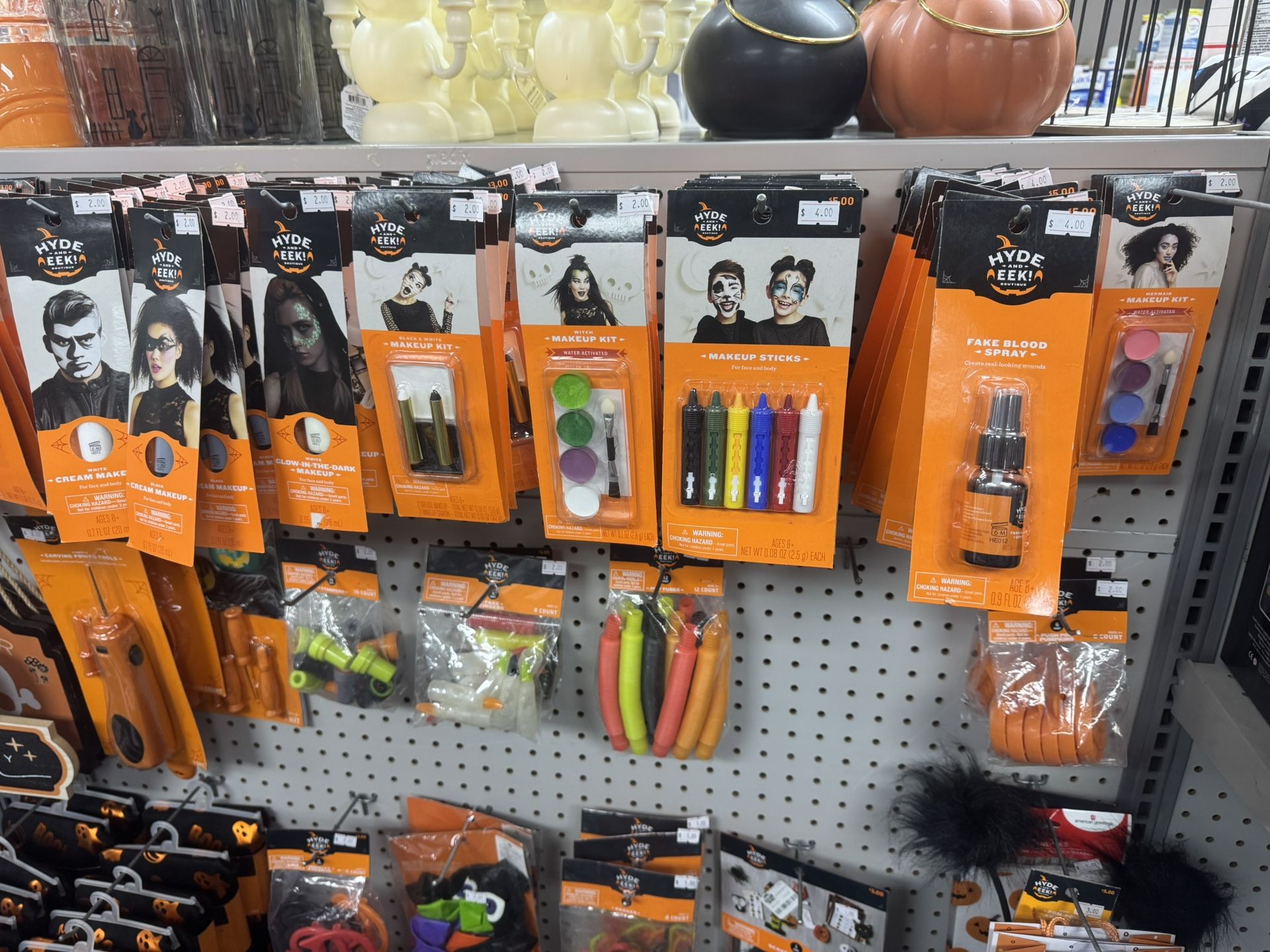 Halloween Colors And Decorating For $1