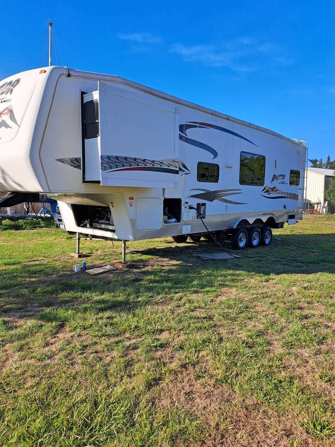 2006 Keystone Raptor With Slide