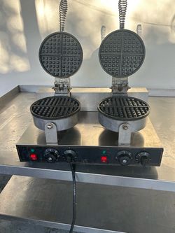 Commercial Waffle Machine
