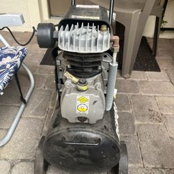 Central Pneumatic 8 Gal. 2 HP 125 PSI Air Compressor Used