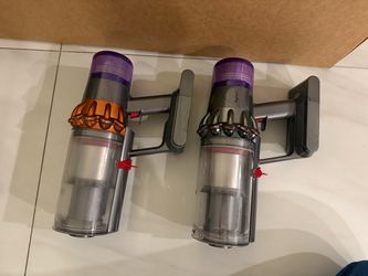 Two (2) Dyson V11 - not working , for parts, vacuum