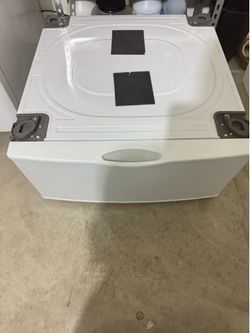 Laundry Pedestal in White with Drawer