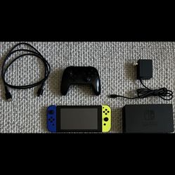  Nintendo Switch Console Bundle – Pro Controller, Dock & Accessories