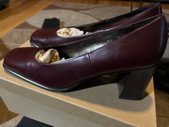 Coach Ladies Heel Size 8.5 (Burgundy)