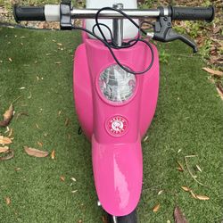 Hello Kitty razor pocket mod Pink Comes With Charger And New Batteries.