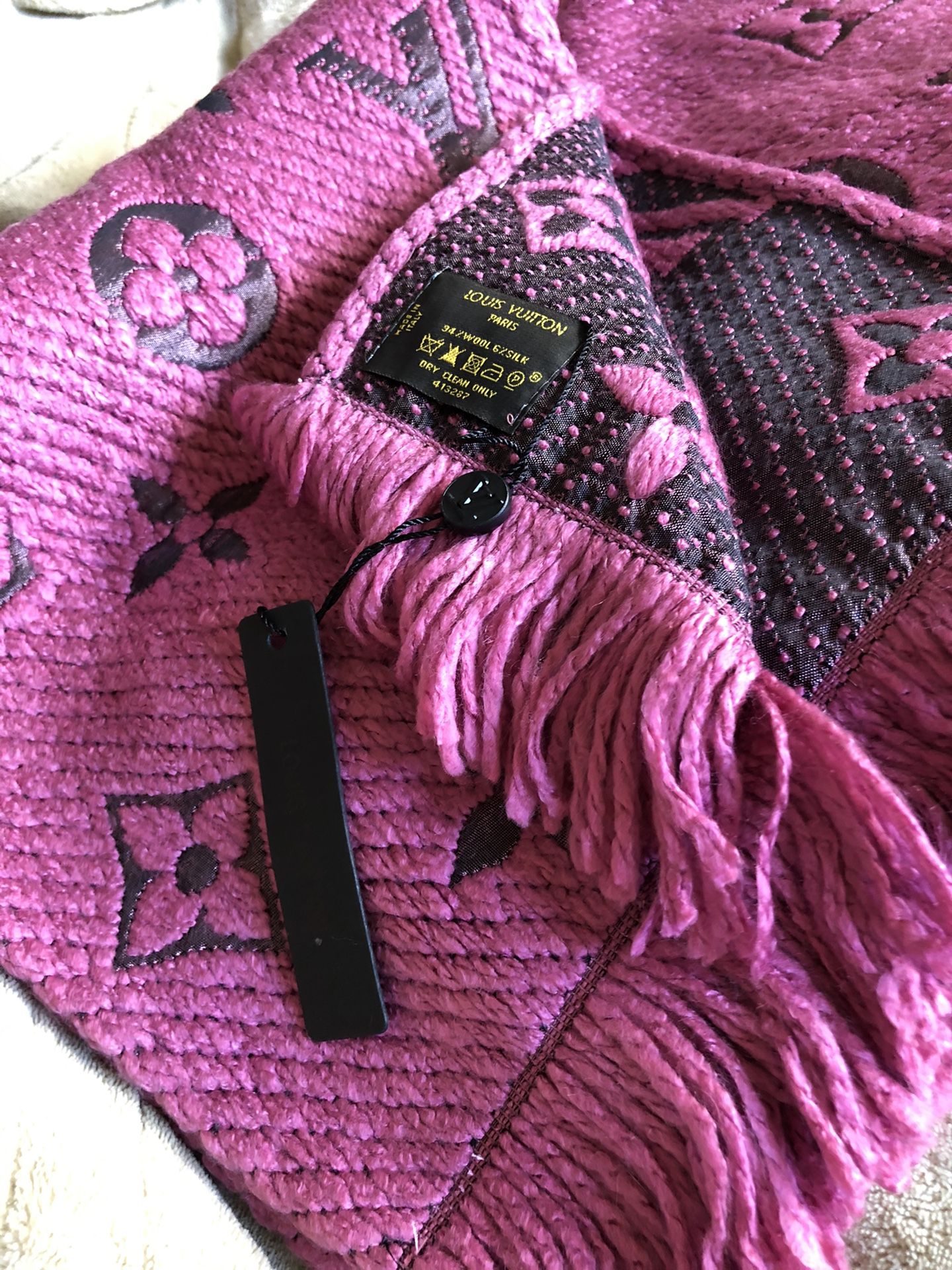 Louis Vuitton winter scarf Pink